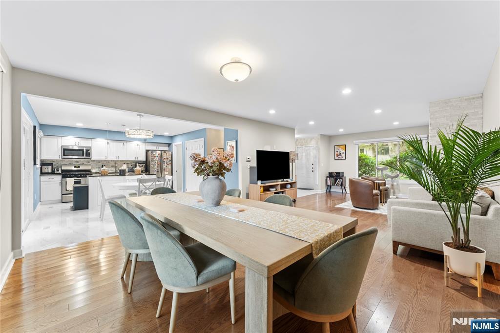 Homes for sale in Cedar Grove, NJ | 4 Mountain Ridge Dr #25, Cedar Grove, NJ 07009 | MLS# 25032911