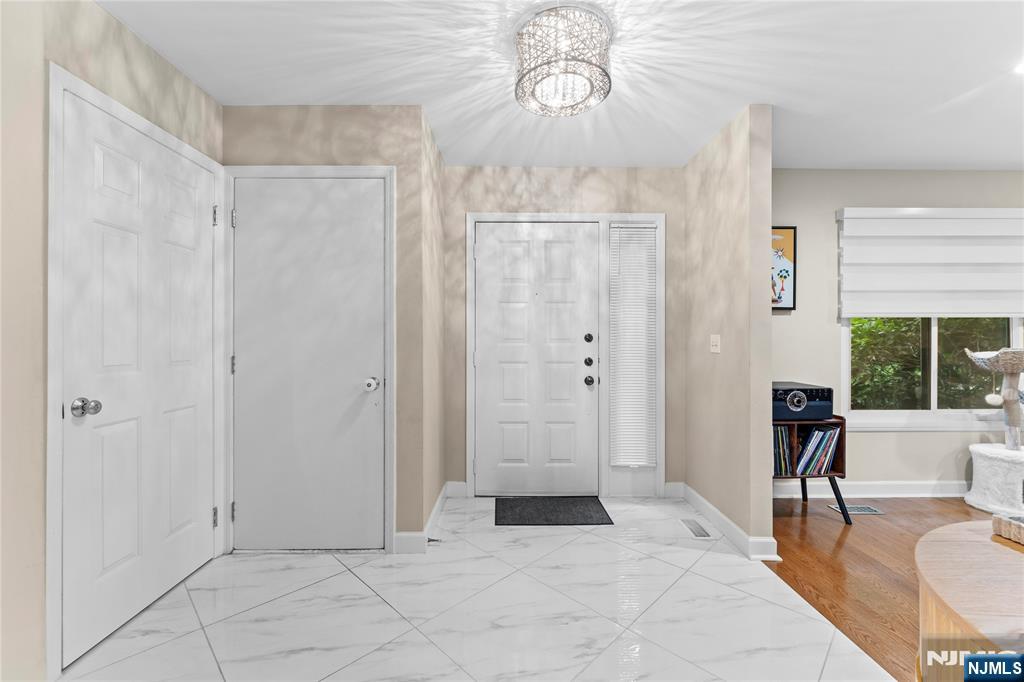 Homes for sale in Cedar Grove, NJ | 4 Mountain Ridge Dr #25, Cedar Grove, NJ 07009 | MLS# 25032911