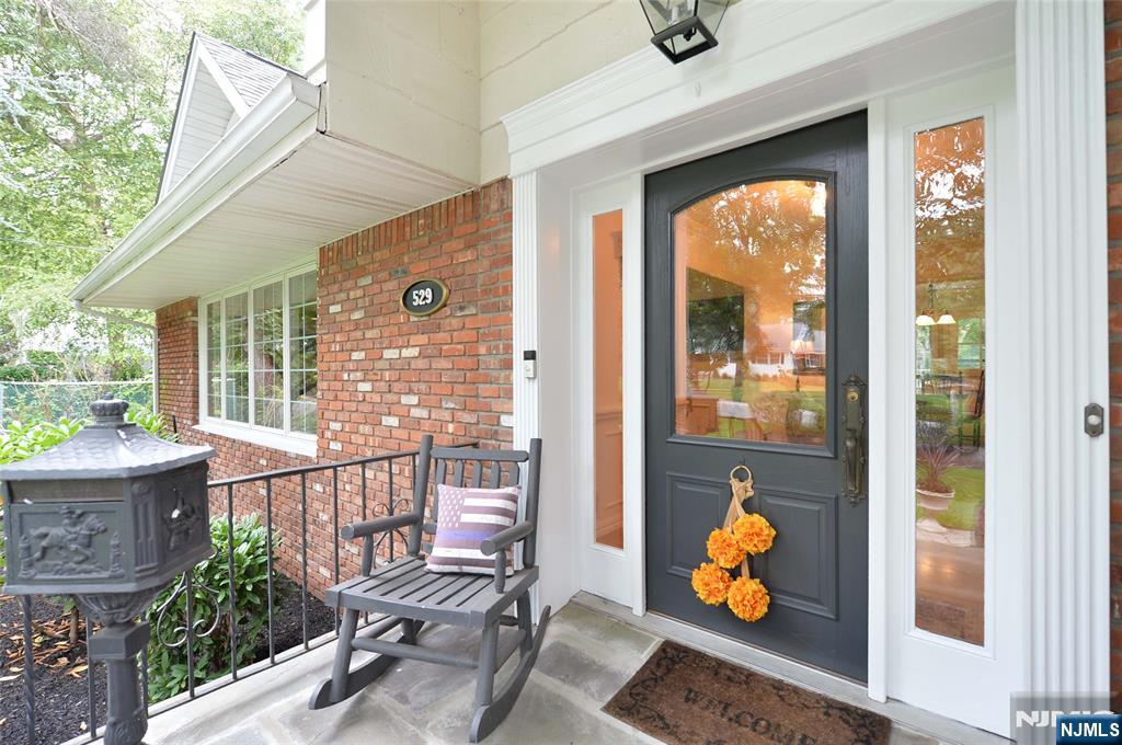 Homes for sale in Wyckoff, NJ | 529 Covington Pl, Wyckoff, NJ 07481 | MLS# 25032927