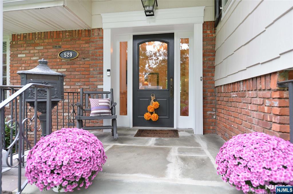 Homes for sale in Wyckoff, NJ | 529 Covington Pl, Wyckoff, NJ 07481 | MLS# 25032927