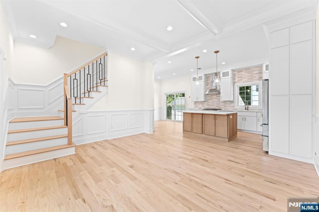 Homes for sale in Livingston, NJ | 7 Swan Rd, Livingston, NJ 07039 | MLS# 25032955