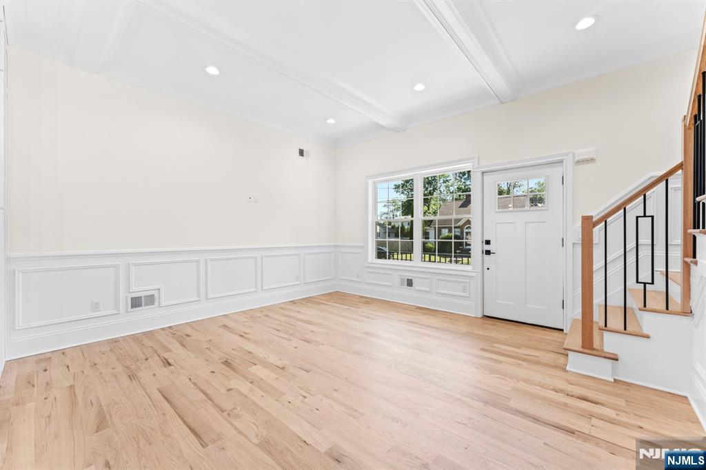 Homes for sale in Livingston, NJ | 7 Swan Rd, Livingston, NJ 07039 | MLS# 25032955