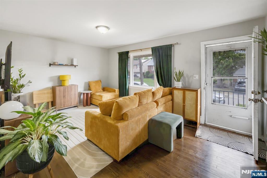 Homes for sale in South Hackensack, NJ | 352 Chestnut Ave, South Hackensack, NJ 07606 | MLS# 25032981