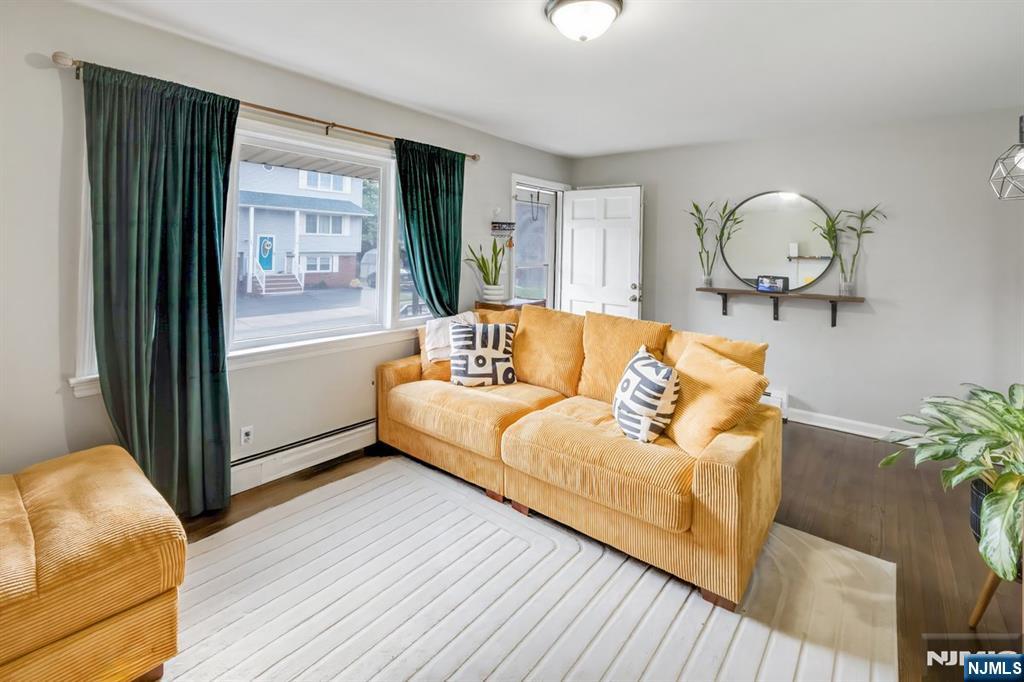 Homes for sale in South Hackensack, NJ | 352 Chestnut Ave, South Hackensack, NJ 07606 | MLS# 25032981