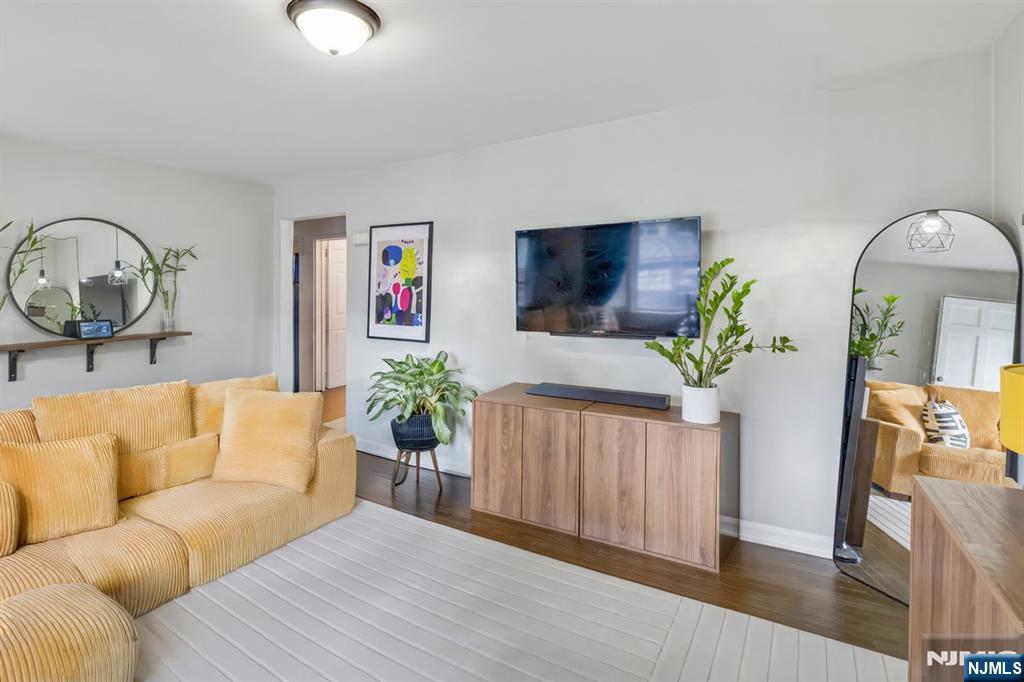 Homes for sale in South Hackensack, NJ | 352 Chestnut Ave, South Hackensack, NJ 07606 | MLS# 25032981