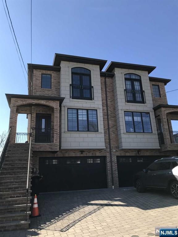 $1,324,500 Townhouse