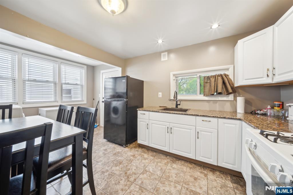 Homes for sale in Newark, NJ | 22 Hinsdale Pl, Newark, NJ 07104 | MLS# 25032995