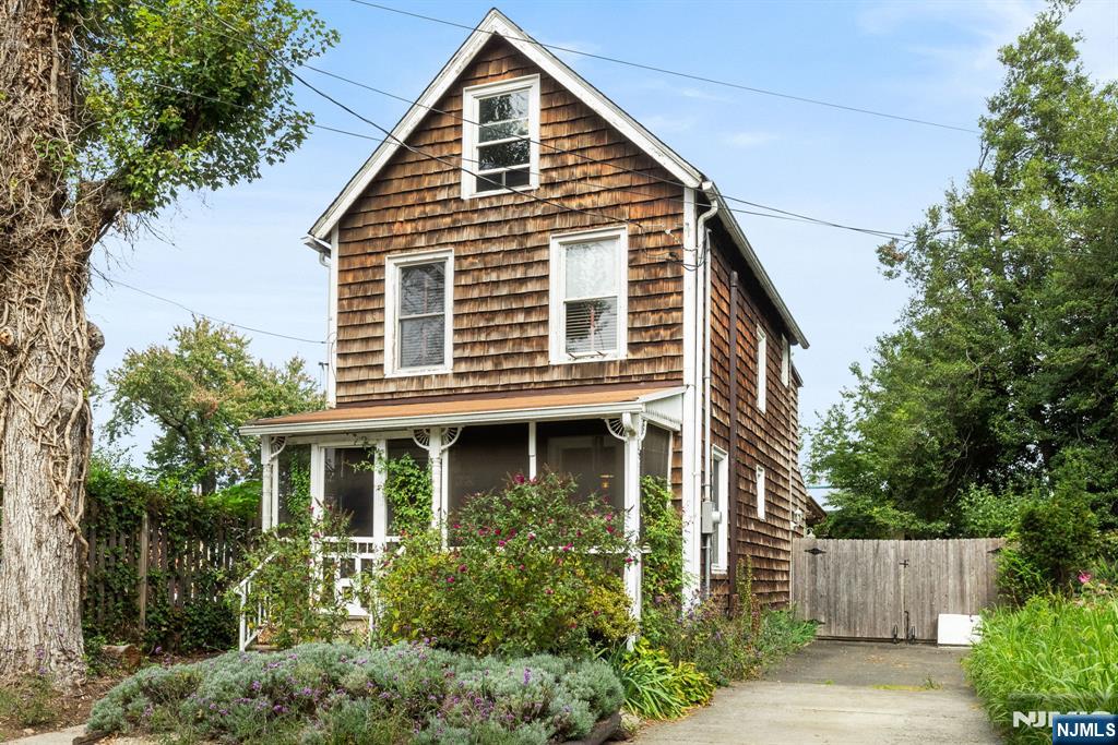 Homes for sale in Plainfield, NJ | 125 127 Lafayette Pl, Plainfield, NJ 07060 | MLS# 25033005