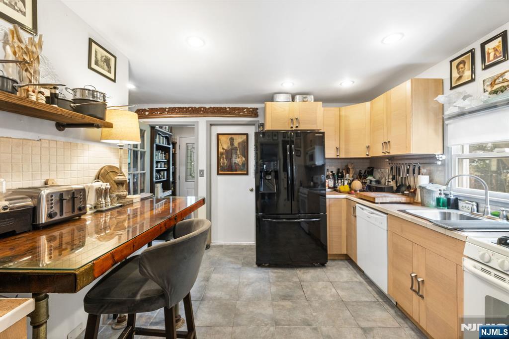 Homes for sale in Plainfield, NJ | 125 127 Lafayette Pl, Plainfield, NJ 07060 | MLS# 25033005