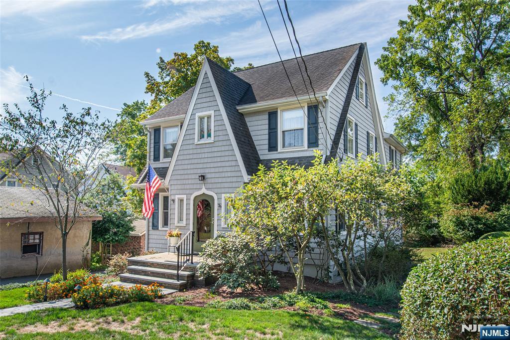 Homes for sale in West Caldwell, NJ | 36 Marshall St, West Caldwell, NJ 07006 | MLS# 25033044
