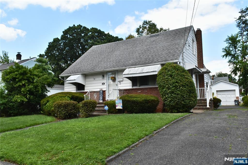 Homes for sale in Elmwood Park, NJ | 19 Florence Pl, Elmwood Park, NJ 07407 | MLS# 25033108