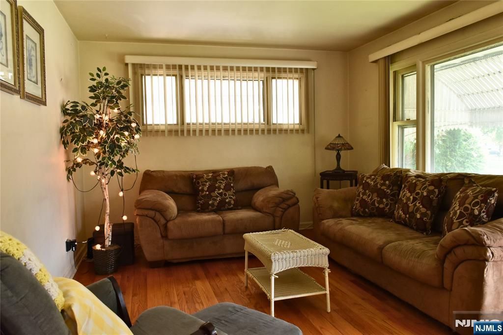 Homes for sale in Elmwood Park, NJ | 19 Florence Pl, Elmwood Park, NJ 07407 | MLS# 25033108