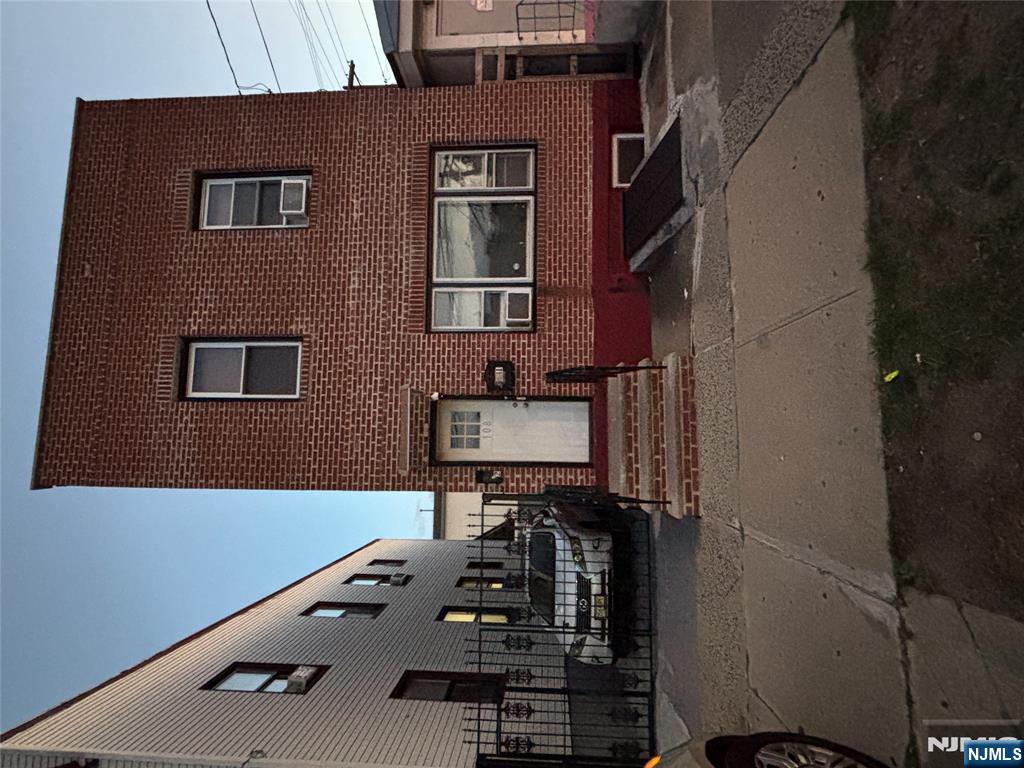 Homes for sale in Newark, NJ | 108 Davenport Ave, Newark, NJ 07107 | MLS# 25033113