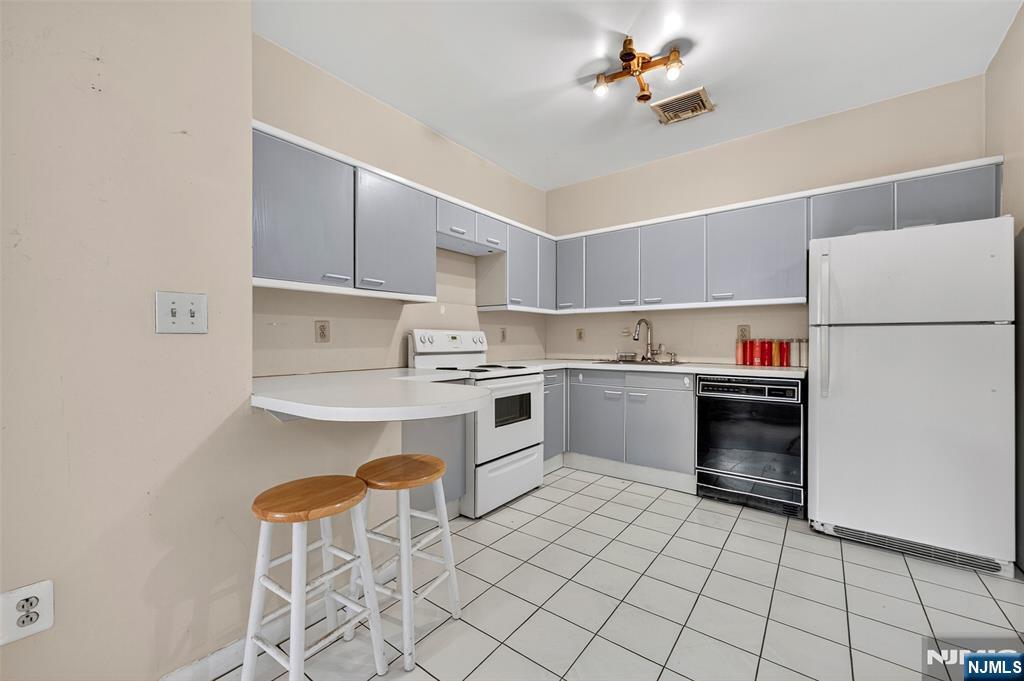 Homes for sale in Jersey City, NJ | 75 Liberty #B-17, Jersey City, NJ 07306 | MLS# 25033119