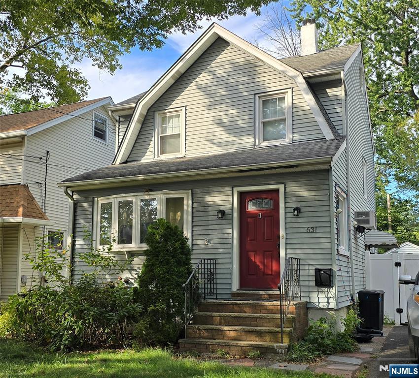$595,000 Colonial
