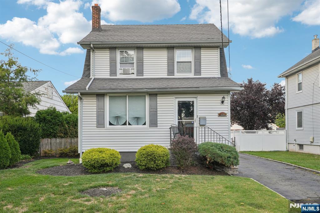 $575,000 Colonial