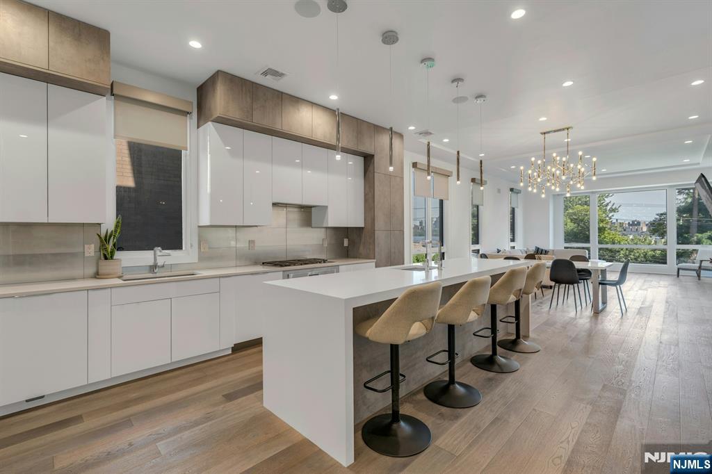 Homes for sale in Edgewater, NJ | 1238 River Rd #B, Edgewater, NJ 07020 | MLS# 25033226