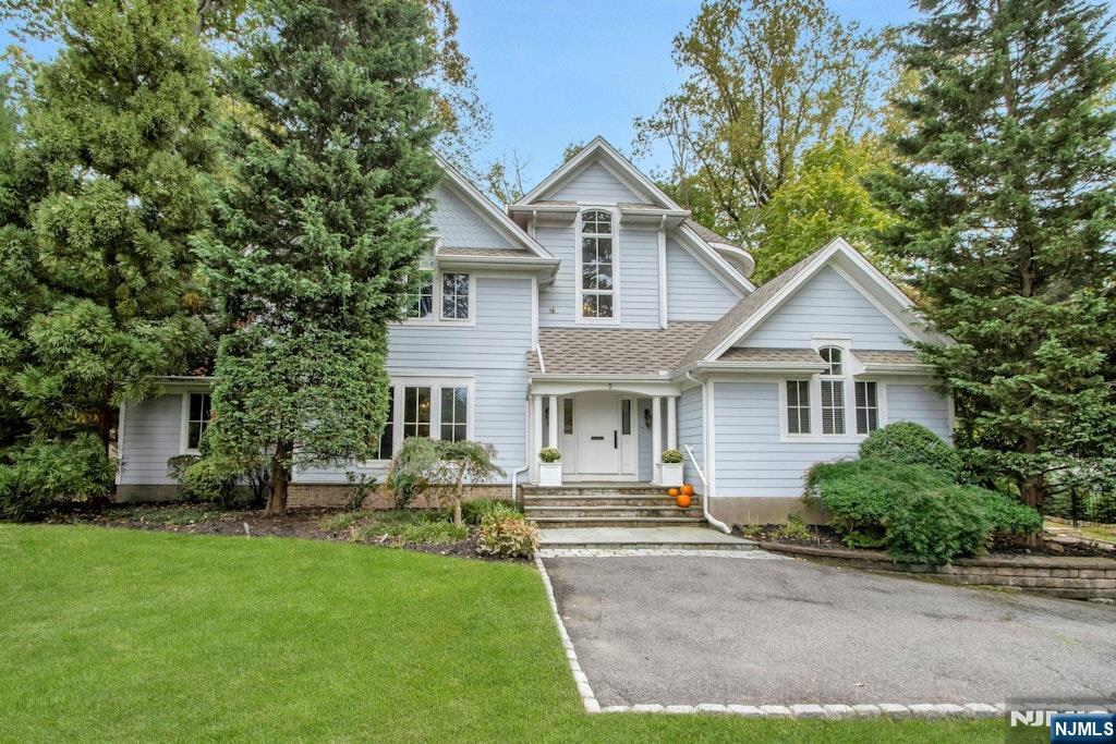 $2,620,000 Colonial
