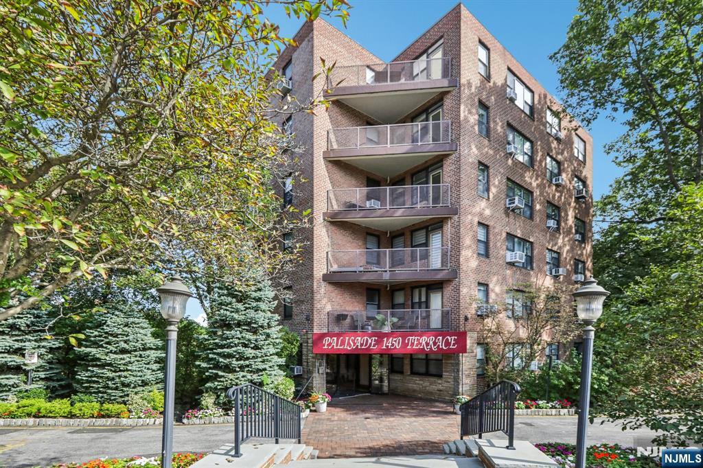 Homes for sale in Fort Lee, NJ | 1450 Palisade Ave #5J, Fort Lee, NJ 07024 | MLS# 25033258