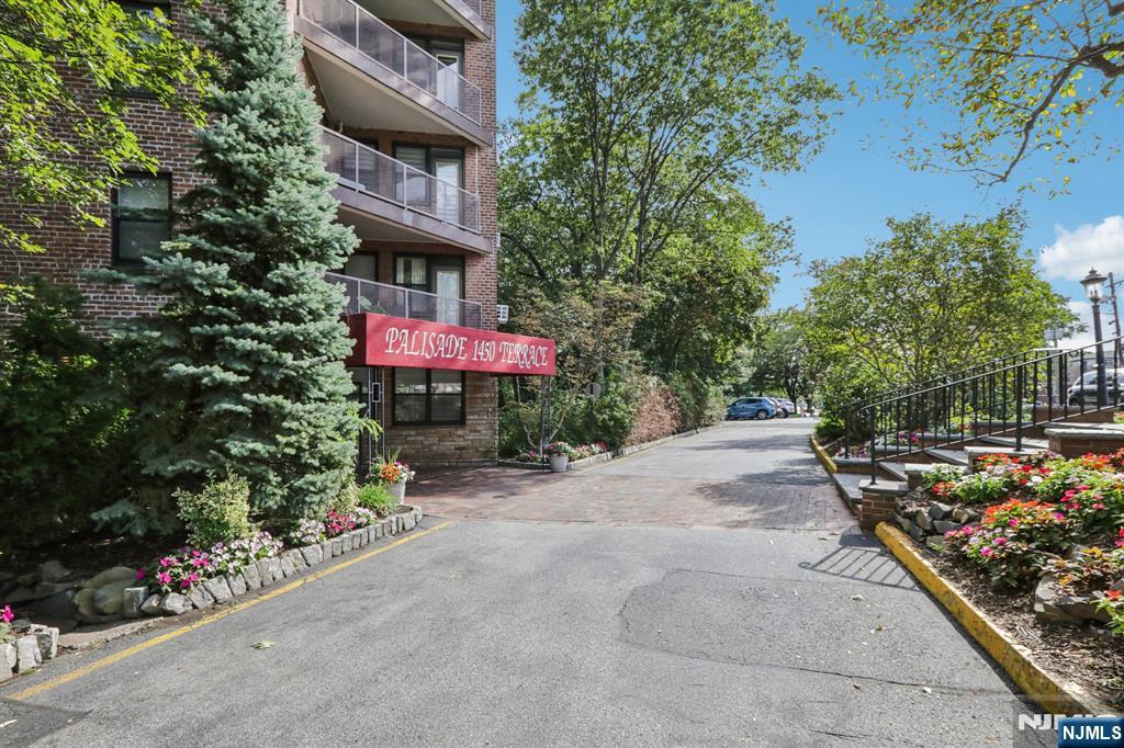 Homes for sale in Fort Lee, NJ | 1450 Palisade Ave #5J, Fort Lee, NJ 07024 | MLS# 25033258