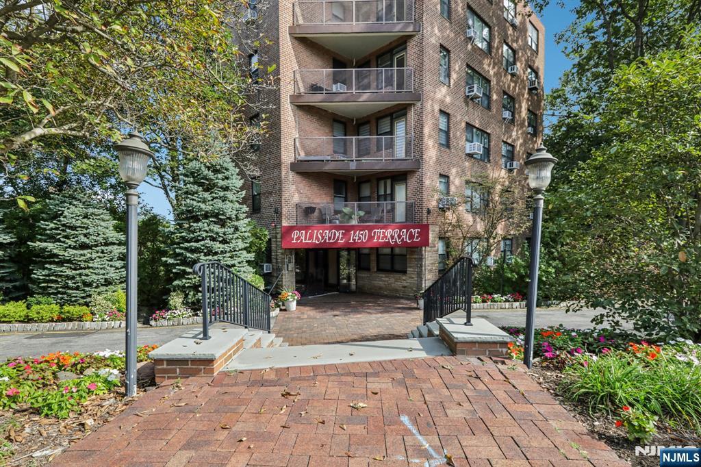 Homes for sale in Fort Lee, NJ | 1450 Palisade Ave #5J, Fort Lee, NJ 07024 | MLS# 25033258
