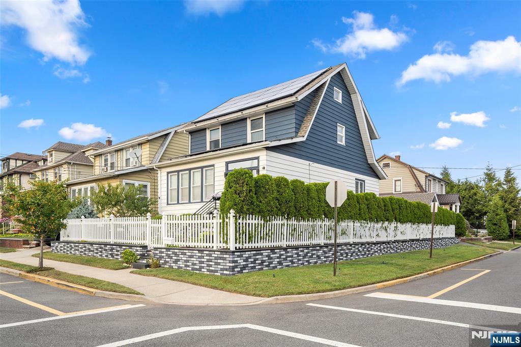 ELMWOOD PARK Properties