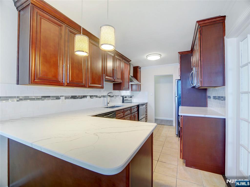 Homes for sale in Cliffside Park, NJ | 250 Gorge #27i, Cliffside Park, NJ 07010 | MLS# 25033336