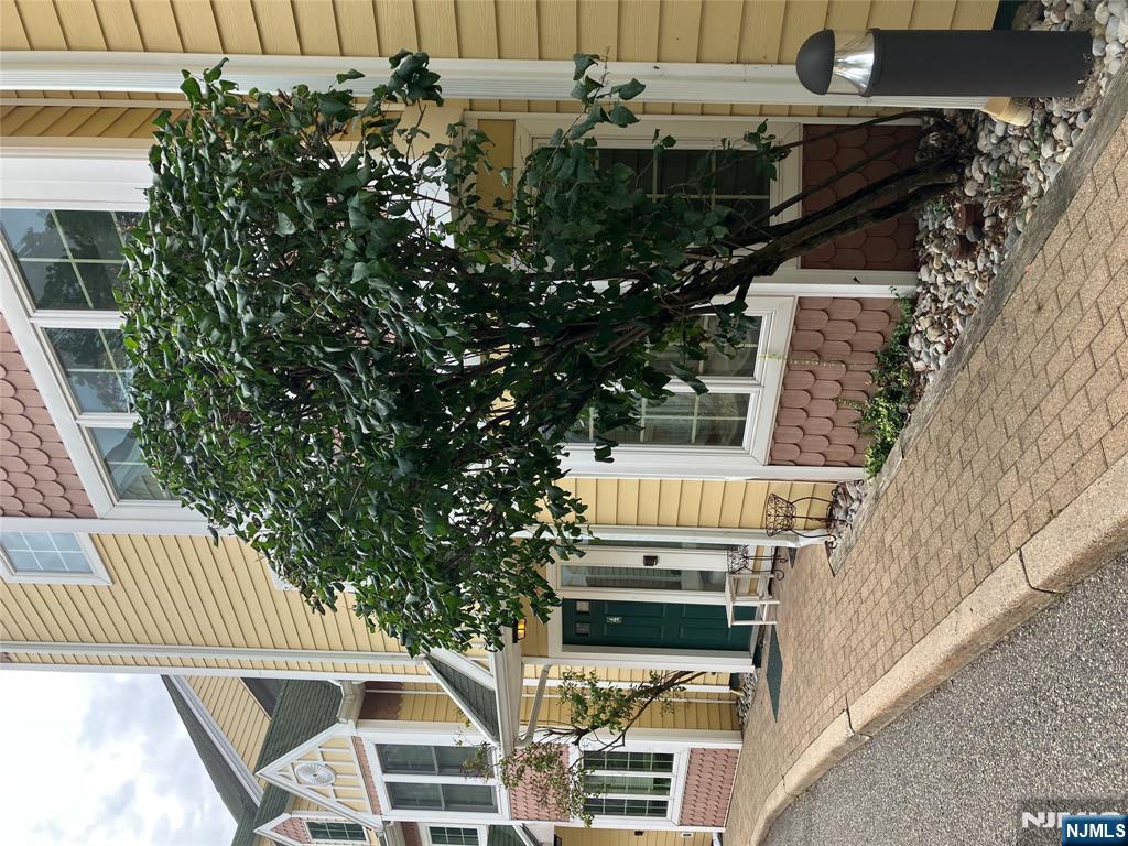 $299,000 Townhouse
