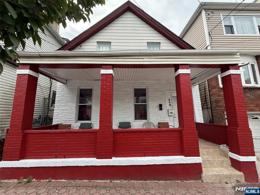Homes for sale in West New York, NJ | 629 61st St, West New York, NJ 07093 | MLS# 25033382