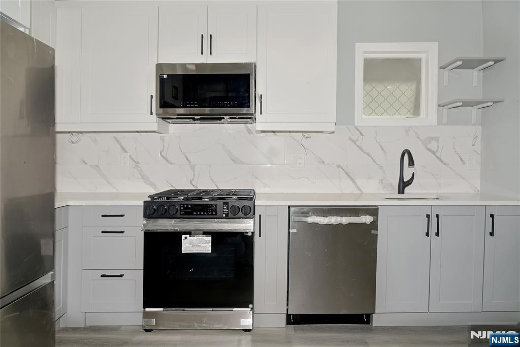 Homes for sale in Bayonne, NJ | 20 W 49Th St, Bayonne, NJ 07002 | MLS# 25033397