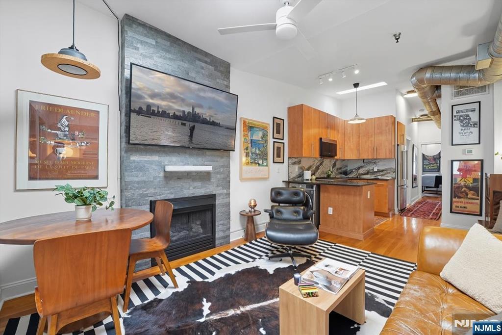 $649,000 Condo