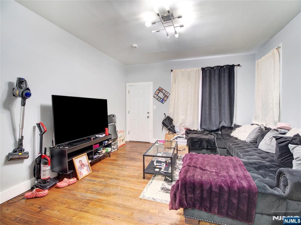 Homes for sale in Newark, NJ | 18 Salem St, Newark, NJ 07106 | MLS# 25033441