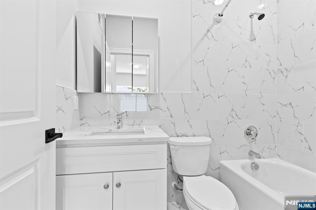 Homes for sale in Newark, NJ | 484 19th St, Newark, NJ 07103 | MLS# 25033532