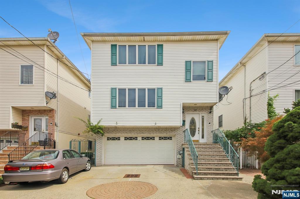 Homes for sale in Newark, NJ | 22 Saint Francis St, Newark, NJ 07105 | MLS# 25033696