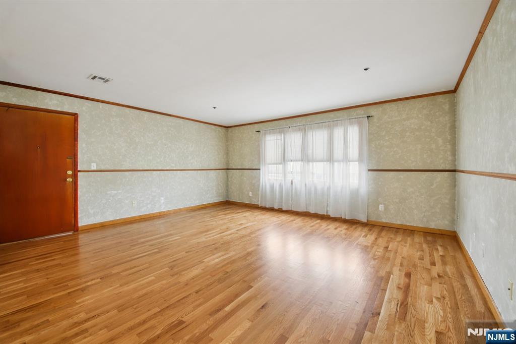 Homes for sale in Newark, NJ | 22 Saint Francis St, Newark, NJ 07105 | MLS# 25033696