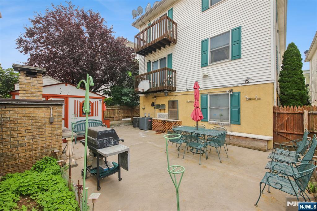 Homes for sale in Newark, NJ | 22 Saint Francis St, Newark, NJ 07105 | MLS# 25033696