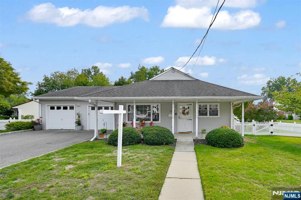 Homes for sale in Rochelle Park, NJ | 43 Hoffman Ave, Rochelle Park, NJ 07662 | MLS# 25033722