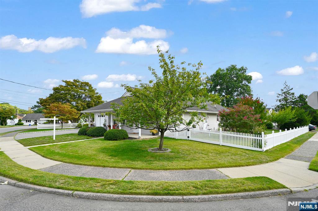 Homes for sale in Rochelle Park, NJ | 43 Hoffman Ave, Rochelle Park, NJ 07662 | MLS# 25033722