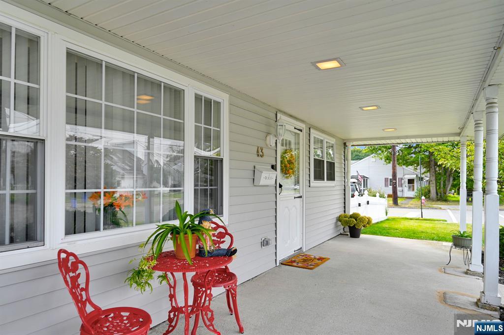 Homes for sale in Rochelle Park, NJ | 43 Hoffman Ave, Rochelle Park, NJ 07662 | MLS# 25033722