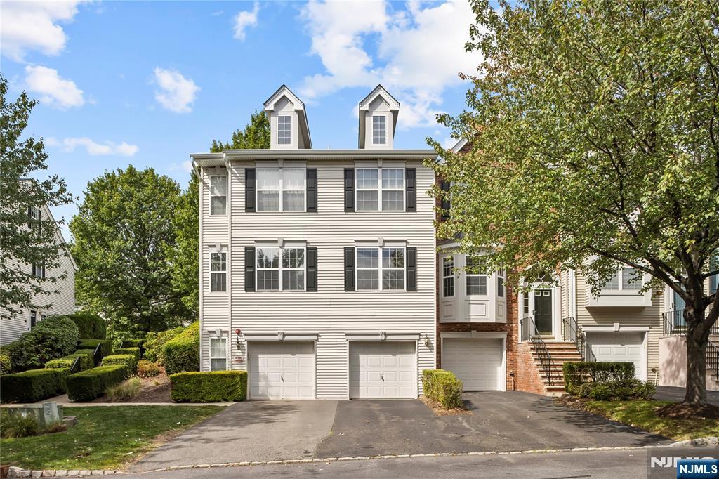 $640,000 Condo