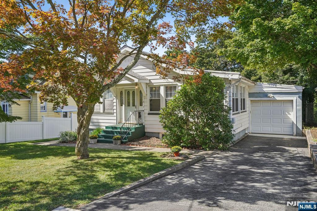 Homes for sale in West Orange, NJ | 17 Johnson Rd, West Orange, NJ 07052 | MLS# 25033764