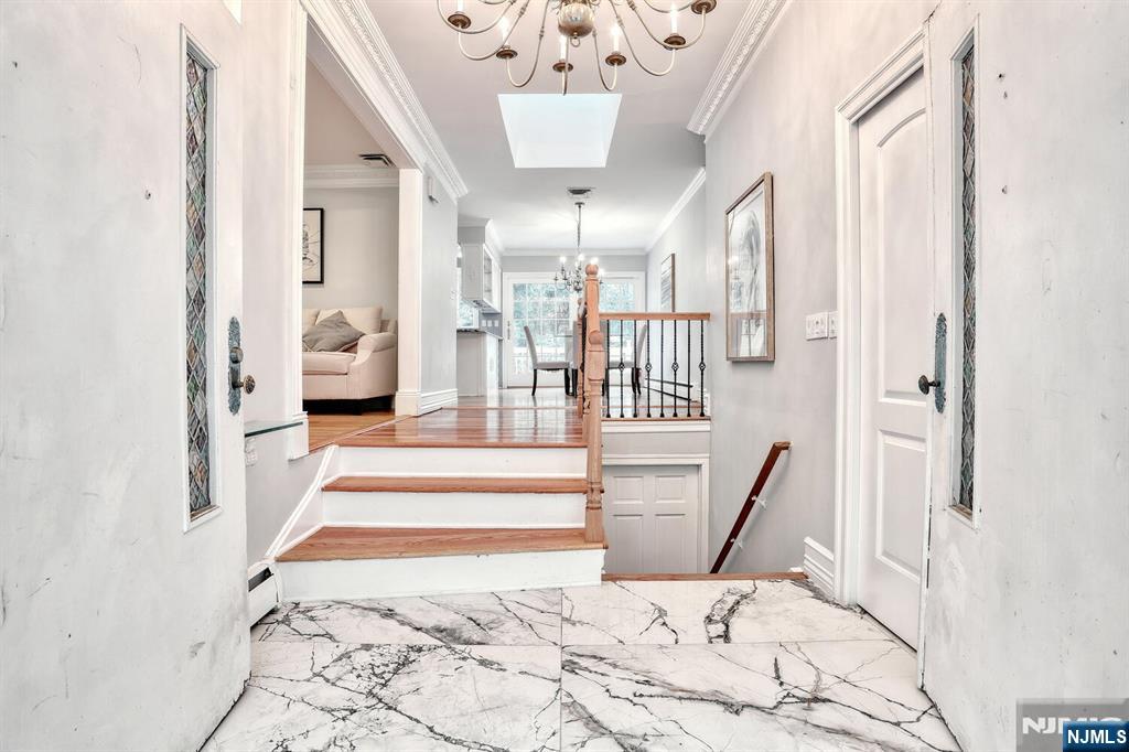 Homes for sale in Franklin Lakes, NJ | 868 Meadow Ln, Franklin Lakes, NJ 07417 | MLS# 25033817