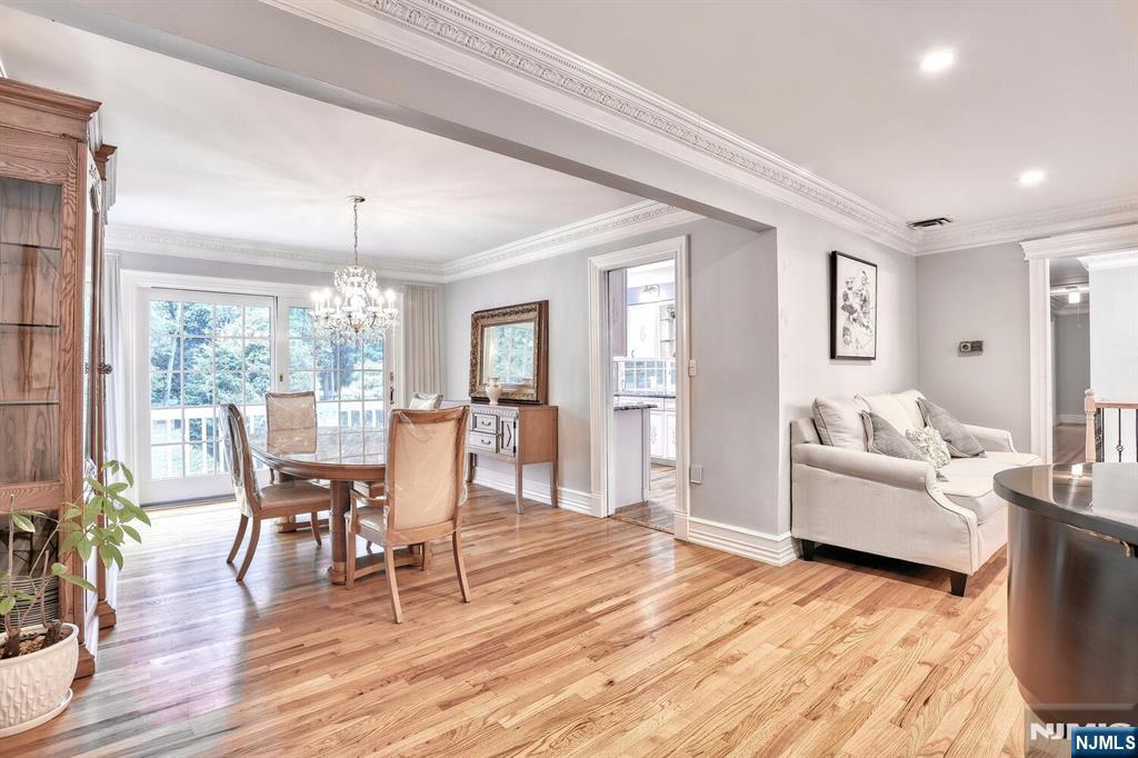 Homes for sale in Franklin Lakes, NJ | 868 Meadow Ln, Franklin Lakes, NJ 07417 | MLS# 25033817