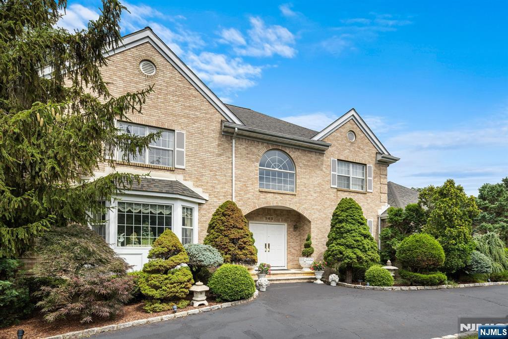 Homes for sale in Mahwah, NJ | 163 Rutherford Rd, Mahwah, NJ 07430 | MLS# 25033856