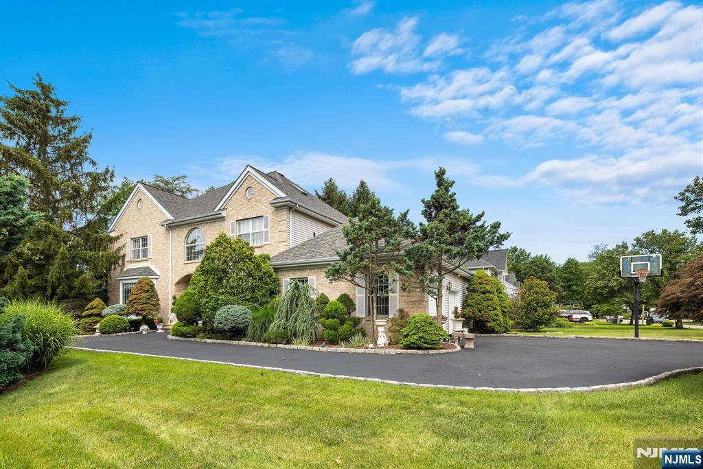 Homes for sale in Mahwah, NJ | 163 Rutherford Rd, Mahwah, NJ 07430 | MLS# 25033856