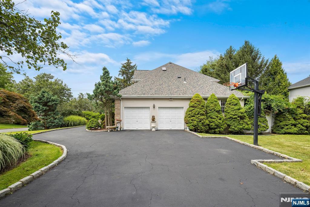 Homes for sale in Mahwah, NJ | 163 Rutherford Rd, Mahwah, NJ 07430 | MLS# 25033856