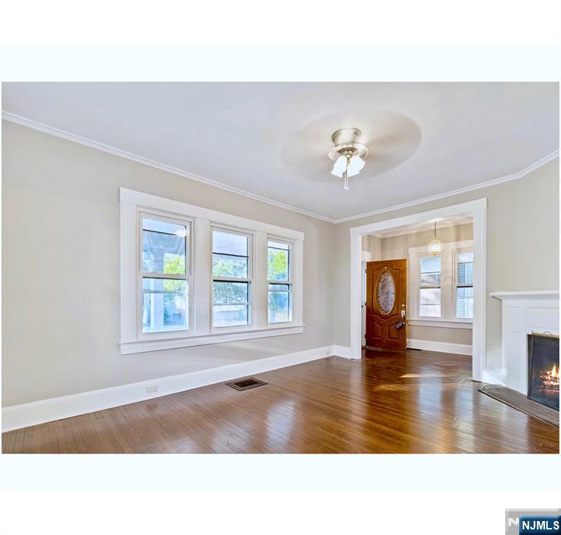 Homes for sale in Rutherford, NJ | 33 Hasbrouck Pl, Rutherford, NJ 07070 | MLS# 25033934