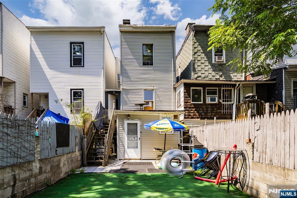 Homes for sale in Newark, NJ | 245 Summer Ave, Newark, NJ 07104 | MLS# 25033936