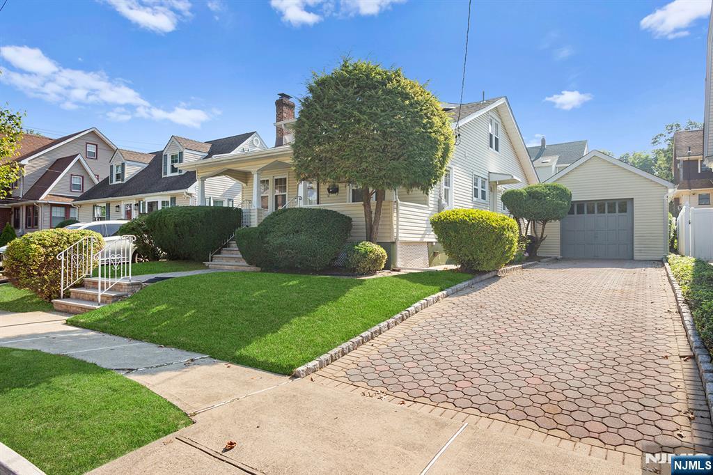 Homes for sale in Kearny, NJ | 30 Jefferson Ave, Kearny, NJ 07032 | MLS# 25033941