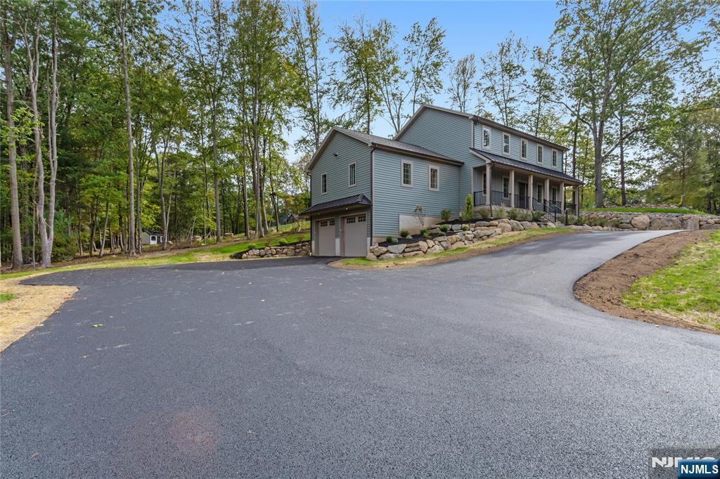 Homes for sale in Andover Twsp, NJ | 5 Percy Pl, Andover Twsp, NJ 07821 | MLS# 25033978